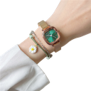 RELOJ Esfera pequeña cuadrada verde